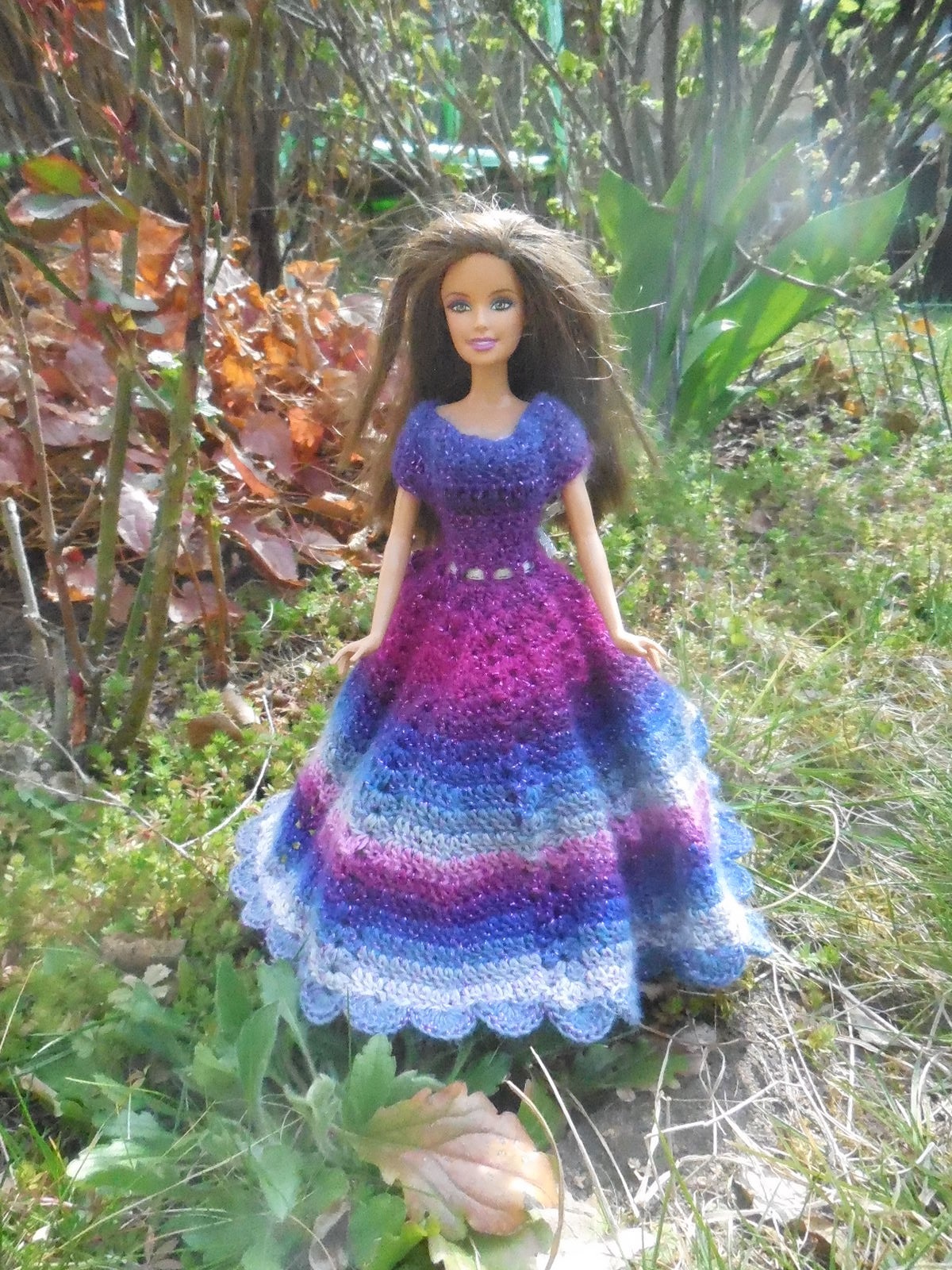 ein schickes Barbie-Kleid gehäkelt...