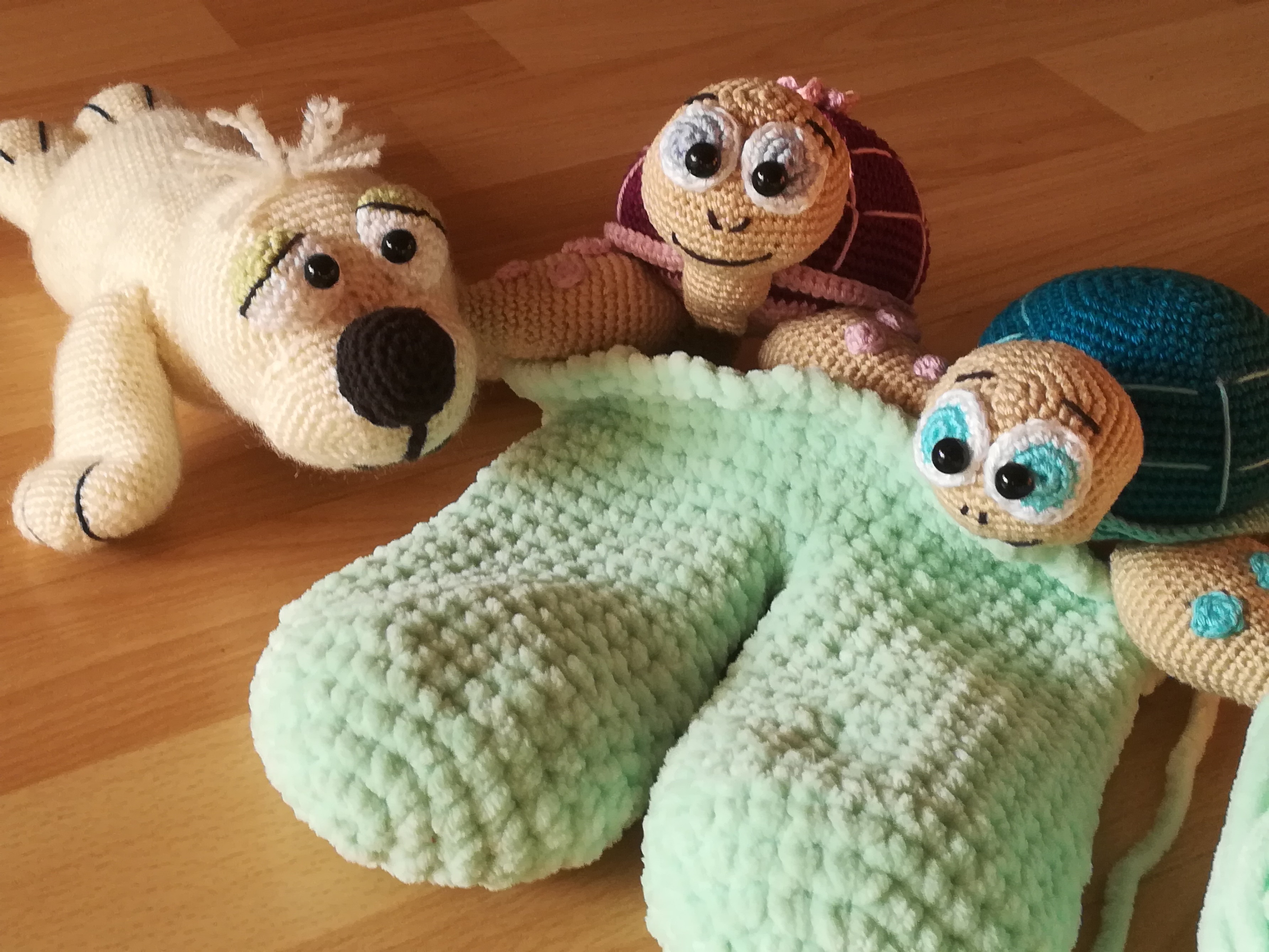 meine zwei Schildkröten, hier hab ich mit der großen Robbe grad begonnen